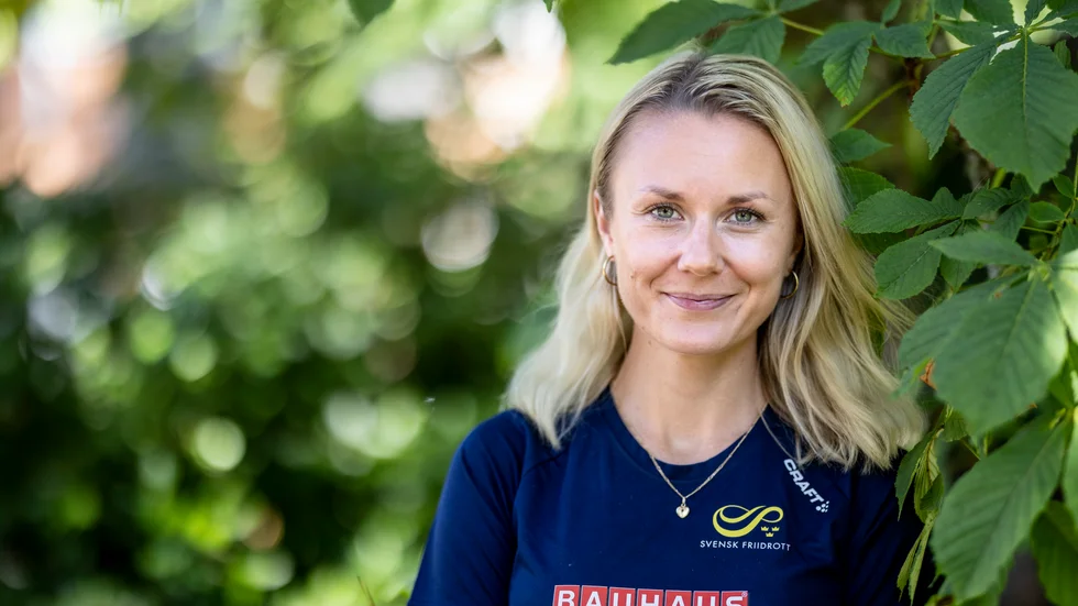 Carolina Wikström får klara sig utan sin covidsmittade tränare Christian Mundt.