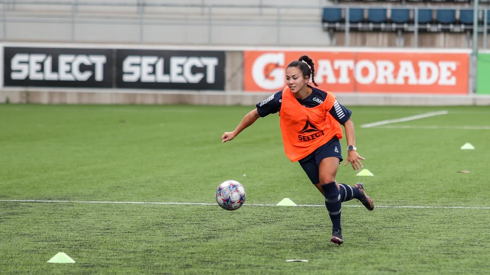25-årige Michelle de Jongh, med Mariestads BoIS FF som moderklubb, vill bidra med mål och assist i LFC under hösten. 
