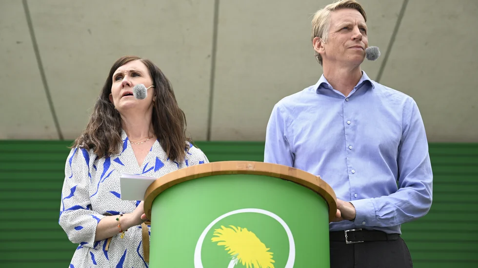Miljöpartiets språkrör Märta Stenevi och Per Bolund. Arkivbild.