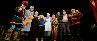 Morjärv mixar på revyjubiléum