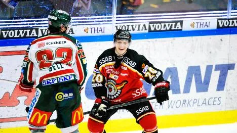 Hamnade i hetluften - flera gånger om. Luleås Joonas Vihko gjorde mål, tacklade sönder Frölundas Per-Johan Axelsson och hamnade verbalt bråk med Frölundaspelarna. Det mesta kretsade kring Vihko i den försdta kvartsfinalen.
