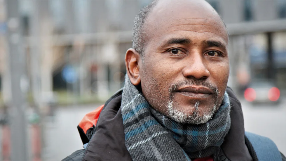 Solomon Chelge i Runhällen har tröttnat på tåg- och busskaoset till och från Heby. Han åker oftast buss till arbetet i Slavsta i Uppsala efter att ha "gett upp på att åka tåg", som han säger, mellan Heby och Uppsala.