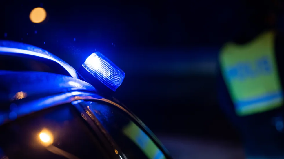 Polisen utreder en kraftig explosion utanför ett hus i Sjuntorp. Arkivbild.