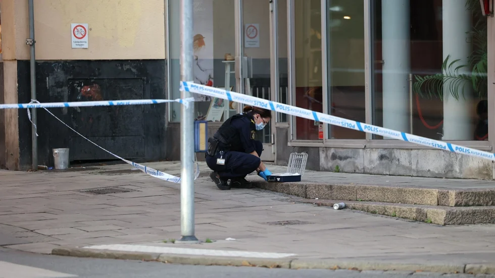 Platsen undersöktes av polis på lördagsmorgonen. 