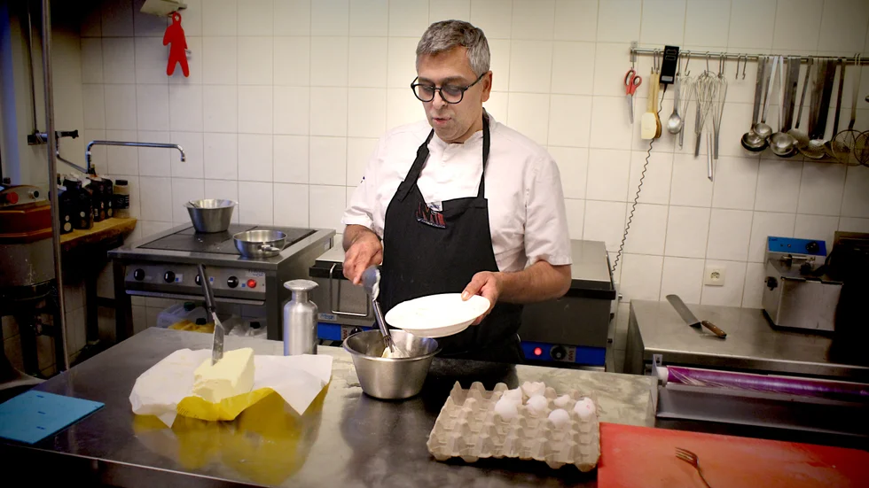 "Fast jag jobbar på en lunchrestaurang så tittar jag på de bästa. Kan jag ta någon del av deras mat att lyfta in i lunchmaten för att få en effekt så gör jag det", säger Amin Daag.