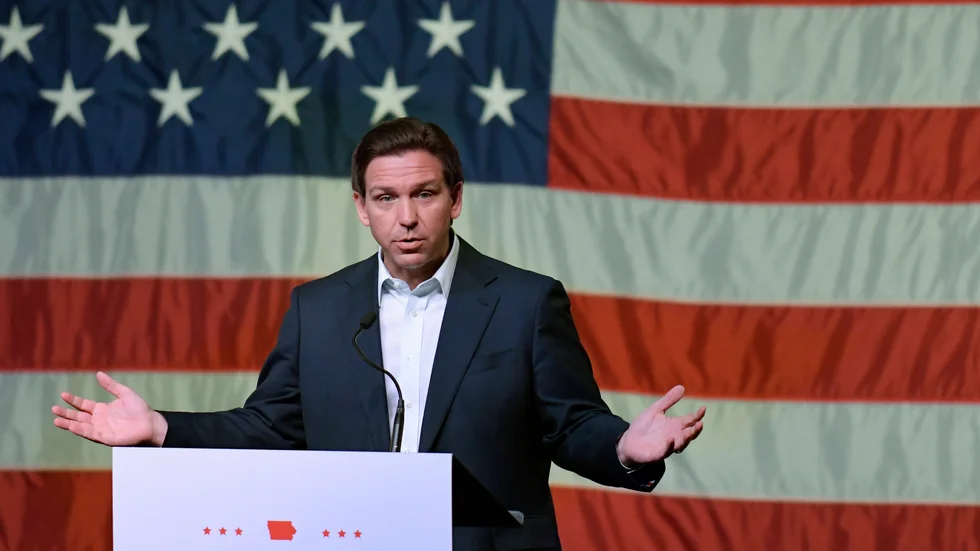 Just nu verkar den starkaste kandidaten att vinna primärvalen vara Floridas guvernör Ron DeSantis. Han vann en jordskredsseger i senaste guvernörsvalet och passade redan då på att flagga för att han hade planer för hela USA. 