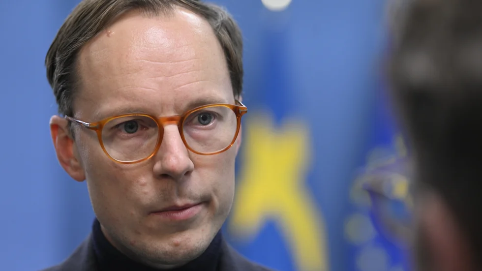 Arbetsmarknadsminister Mats Persson (L) vill se mindre krav för etableringsjobben. Men räcker det?