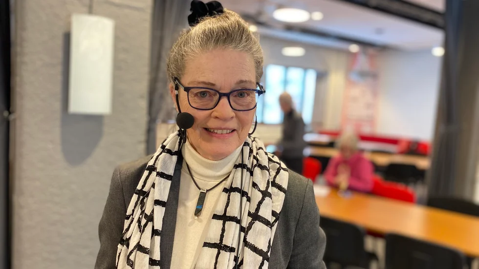 Gunilla Almesåker är ordförande i SeniorNet i Linköping. Hon har många strängar på sin lyra och är en pådrivande kraft för seniorers möjligheter att ta till sig av de digitala möjligheterna.