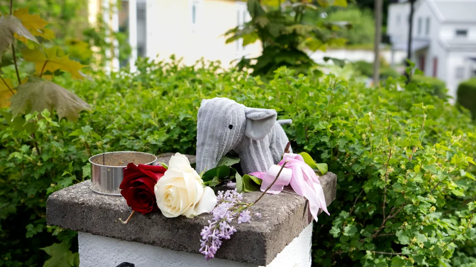 Bild från Mälarhöjden där en kvinna i 40-årsåldern och ett barn i sexårssåldern dog efter att ha misshandlats svårt i södra Stockholm.