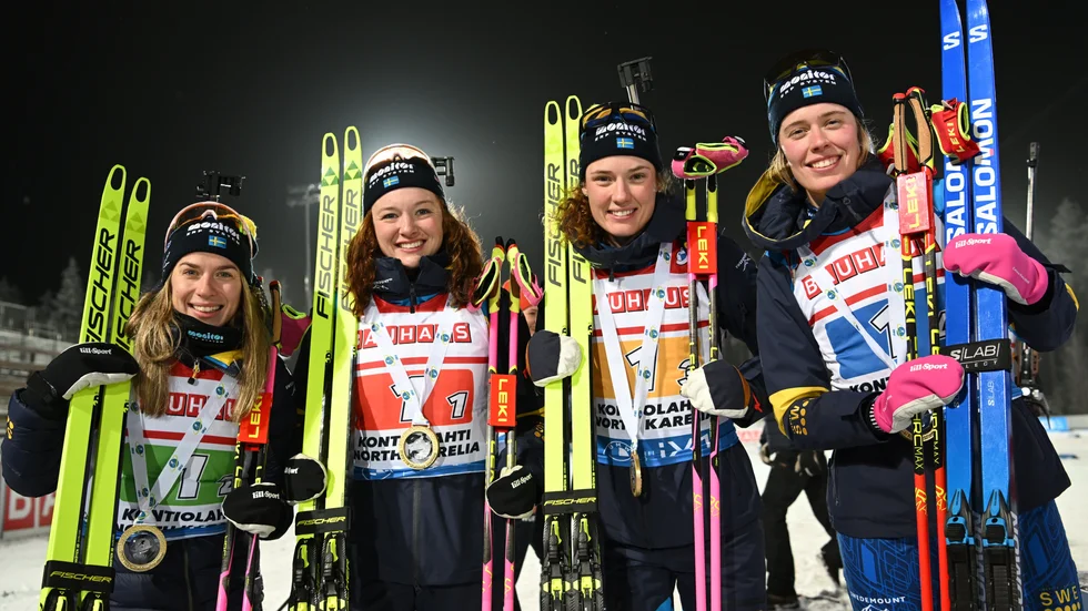 Sveriges vinnande stafettlag, Anna Magnusson, Linn Persson, Hanna Öberg och Elvira Öberg.