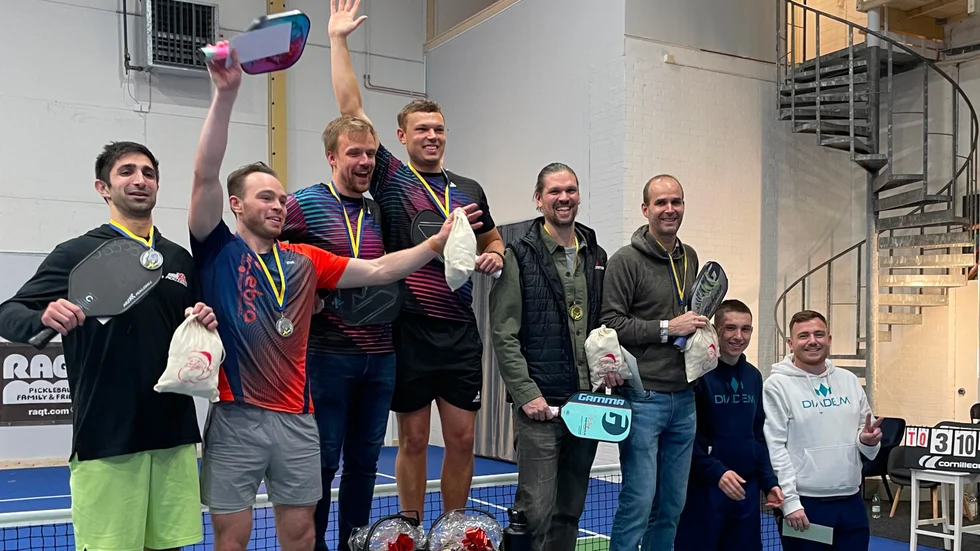 Dubbelpallen för herrarna i NY Invitational Cup. Bastian Grau och Felix Grunert tog förstaplatsen.