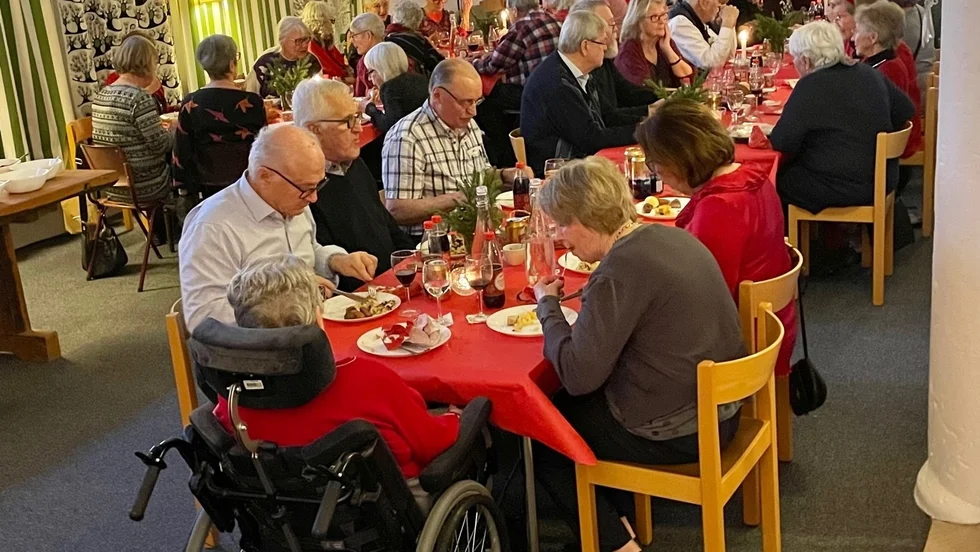 Akitiviteterna hos SPF Råneå gläder många. Här avnjuts jullunchen den 6 december.       