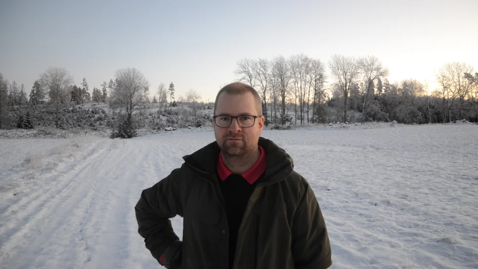 Erik Granqvist, från proteströrelsen mot bergtäkten, välkomnar politikernas fortsatta motstånd mot storbolaget Holmens planer.