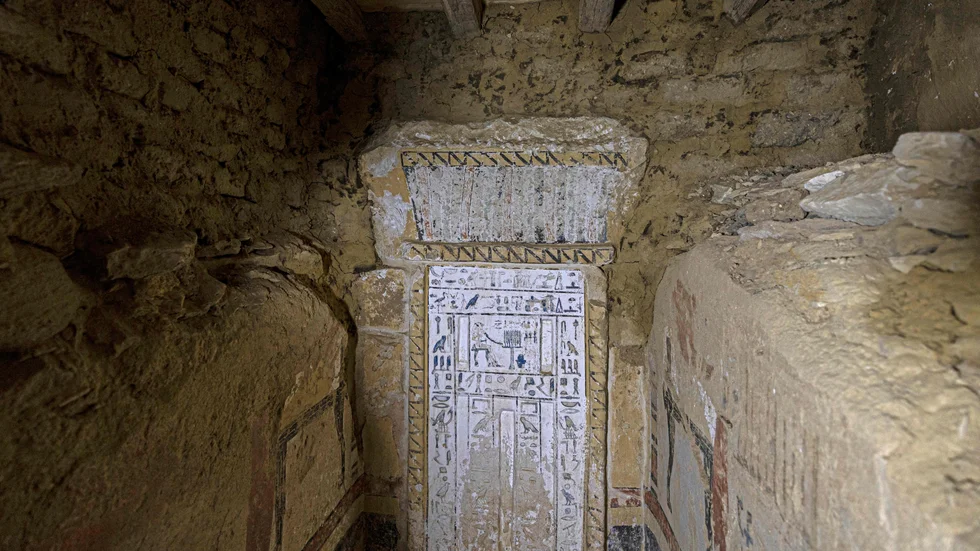 Bilden visar en av fyra nyupptäckta gravar vid de arkeologiska utgrävningarna i Saqqara söder om Egyptens huvudstad Kairo.