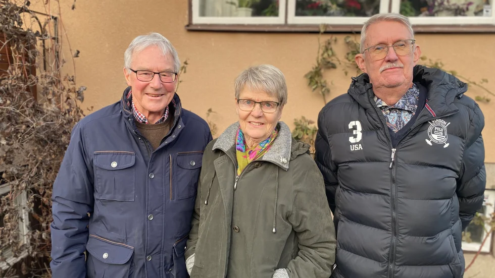 Tre styrelsemedlemmar i Risinge hembygdsförening på rad: Torsten Strand, Marianne Persson och Lars Cederulf. Vi förde ett långt samtal om vad hembygd är för något?