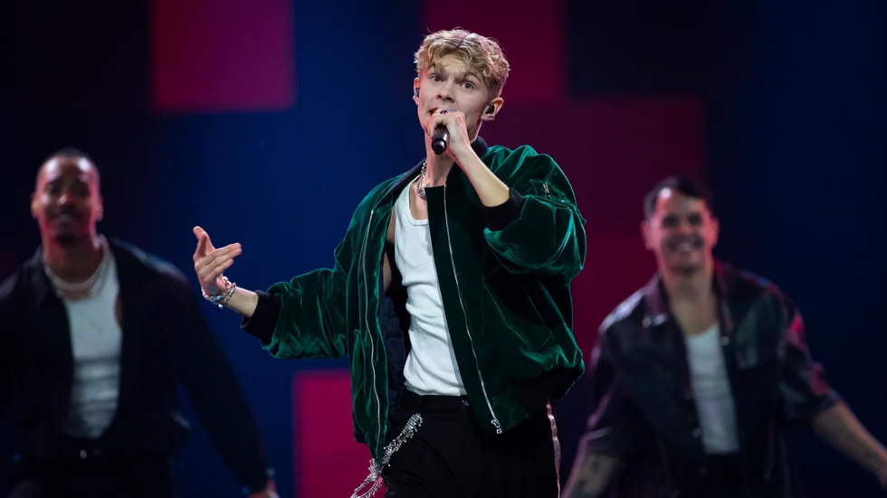 Theoz uppträdde i Saab arena när Melodifestivalen kom till Linköping i vintras. I sommar står han på en mindre scen. 