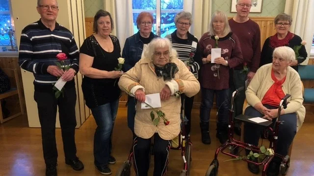 Jubilarer från vänster: Sune Karlsson, Vivianne Andersson, Laila Lidström, Sig-Britt Johansson, Stig Backlund, Doris Eliasson, Ingrid Sundkvist. Längst fram Rosita Lindkvist samt Ingrid Lindgren.