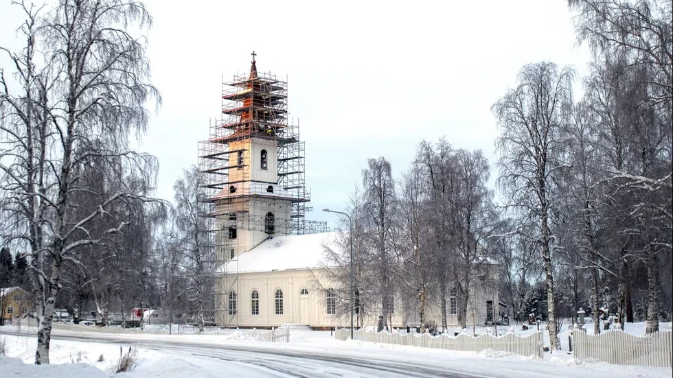Sorsele kyrka uppfördes 1959, men det fanns en kyrka på platsen redan 1644. Den var veterligen den äldsta i lappmarken.