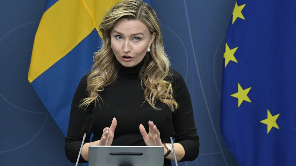 Energi- och näringsminister Ebba Busch (KD) presenterar nytt elstöd för hela Sverige.