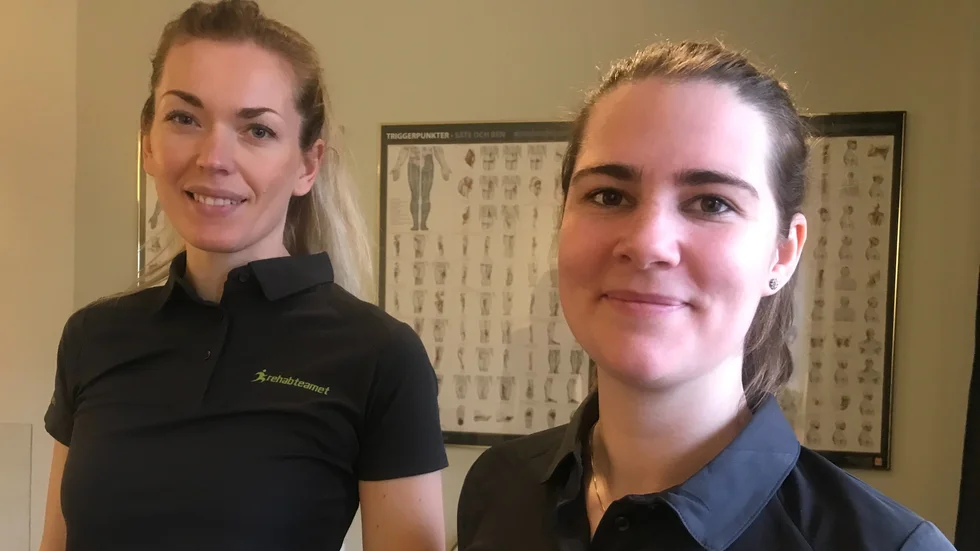 Lynn Edholm och Frida Sörblad är de som möter patienter och  klienter när du kommer till rehabteamet.