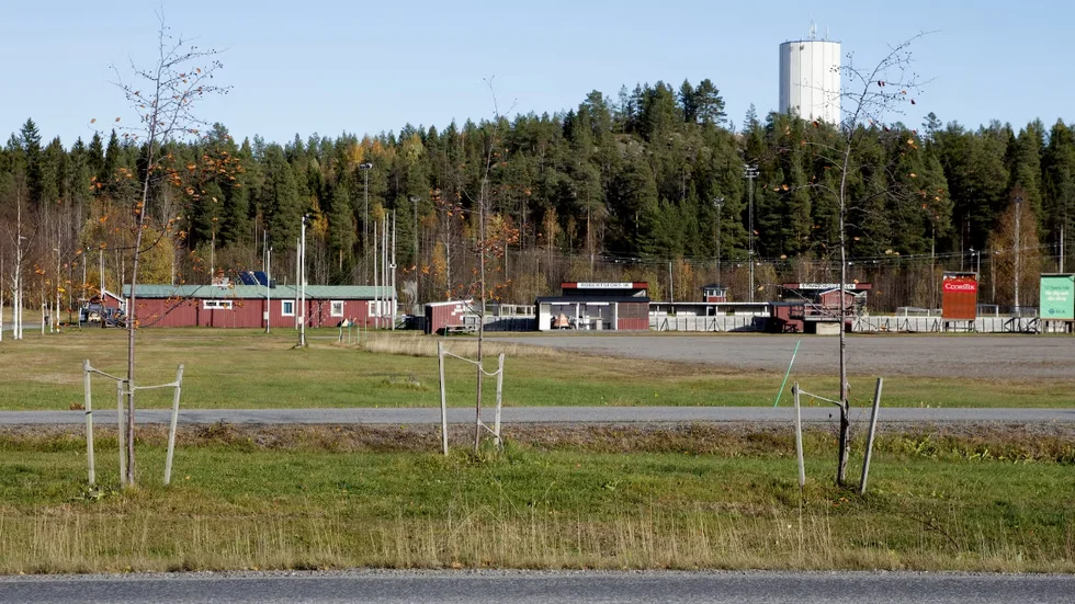 När Norrbotniabanan och resecentrum byggs i Robertsfors tätort kommer nuvarande idrottsområde på Stantorsområdet, som ligger nära Norrbotnibanans planerade perrong, att behöva flyttas.
