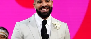 Drake visar när han grips av svensk polis