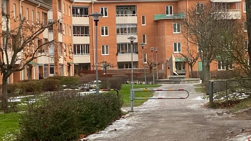 Avgifterna för bostadsrätterna i Norrbotten kan komma att höjas med tio procent, men det är betydligt lägre än i storstäderna.