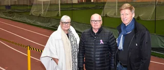 Fotbollens öppna brev till politikerna: Låt konstgräsplanen i Arcushallen ligga kvar året runt: Utomhussäsongen är kort i norr