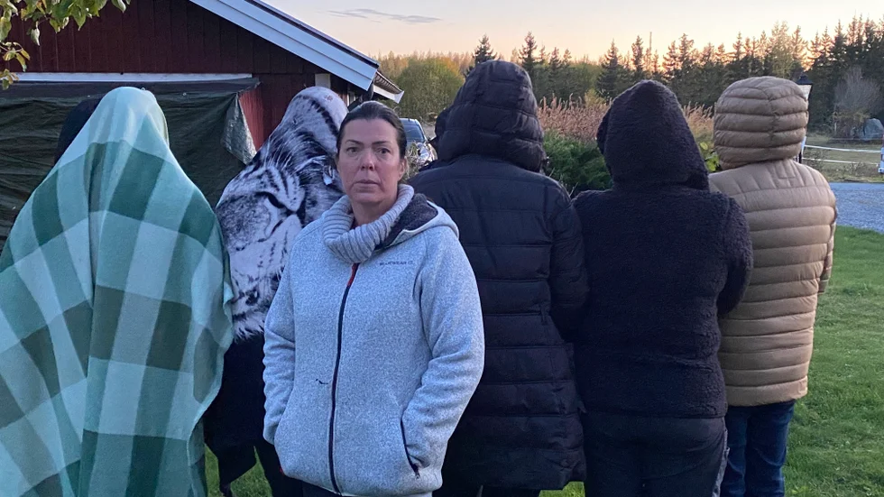 Personalgruppen som EP träffar berättar om en arbetsmiljö som de blir sjuka av. Endast Elisabeth Lantz vågar träda fram med namn och bild. Alla vågar inte ens ställa sig med ryggen mot kameran.