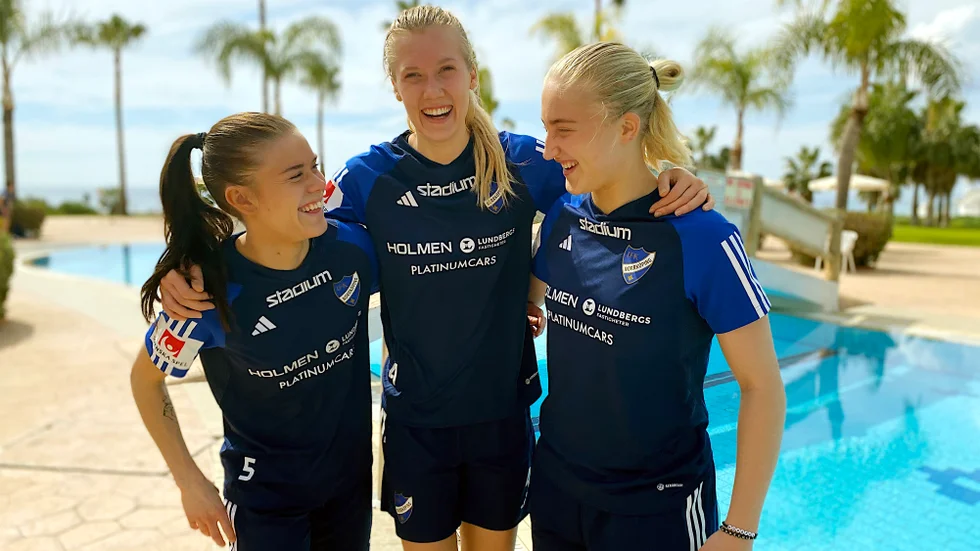 Blir trogna IFK Norrköping för lång tid framöver. My Cato, Ebba Handfast och Wilma Leidhammar har kontrakt till och med 2026. Sporten satt sig ned i Ayia Napa-solen och snackade "Peking" med trion.