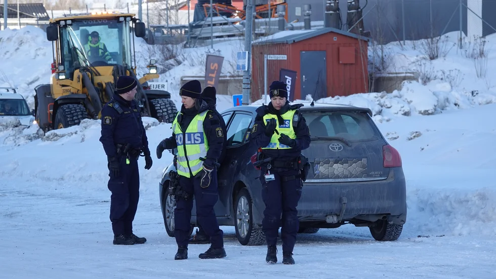 En krock mellan två personbilar inträffade onsdag förmiddag i korsningen Timmerleden-Industrigatan i Piteå.