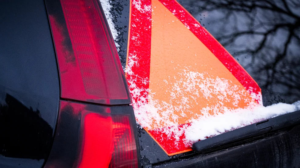Insändarskribenten är inte imponerad av den motorburna ungdomen. Arkivbild