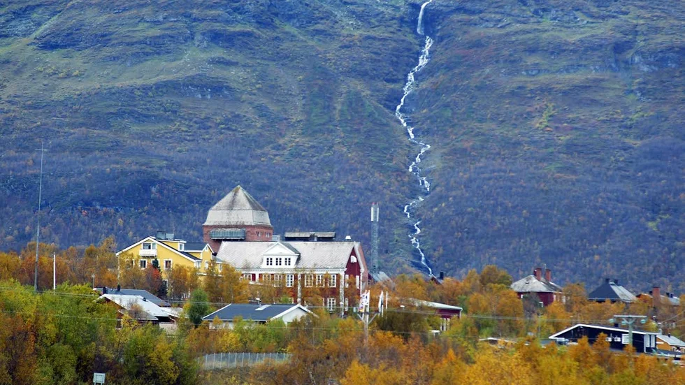 PÅ FJÄLLET. Abisko är en fjällby där banarbetare, gränshandlare, forskare och turister samsas med den bofasta befolkningen.
