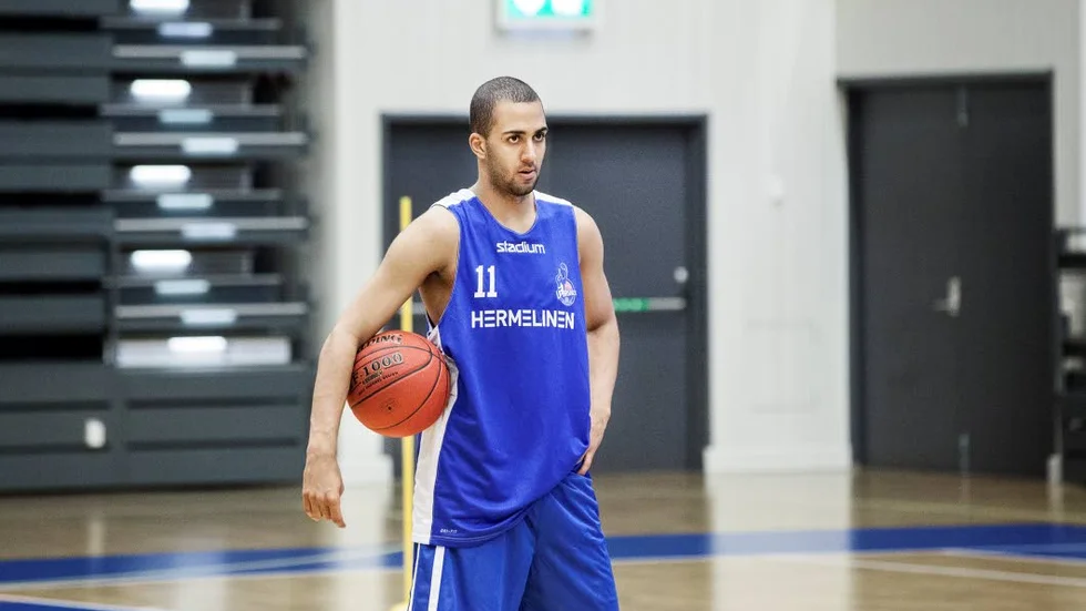 Efter succén – vill ha hårdare spel. Jonathan Persson vill att basketligan ska bli tuffare.