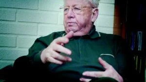 Mindre av kakan. Pensionären Arne Andersson konstaterar att 2007 blir året då svångremmen måste dras åt hårdare. Ingen ekonomisk förbättring är i sikte för landets pensionärer.  Foto: Anders Liljegren