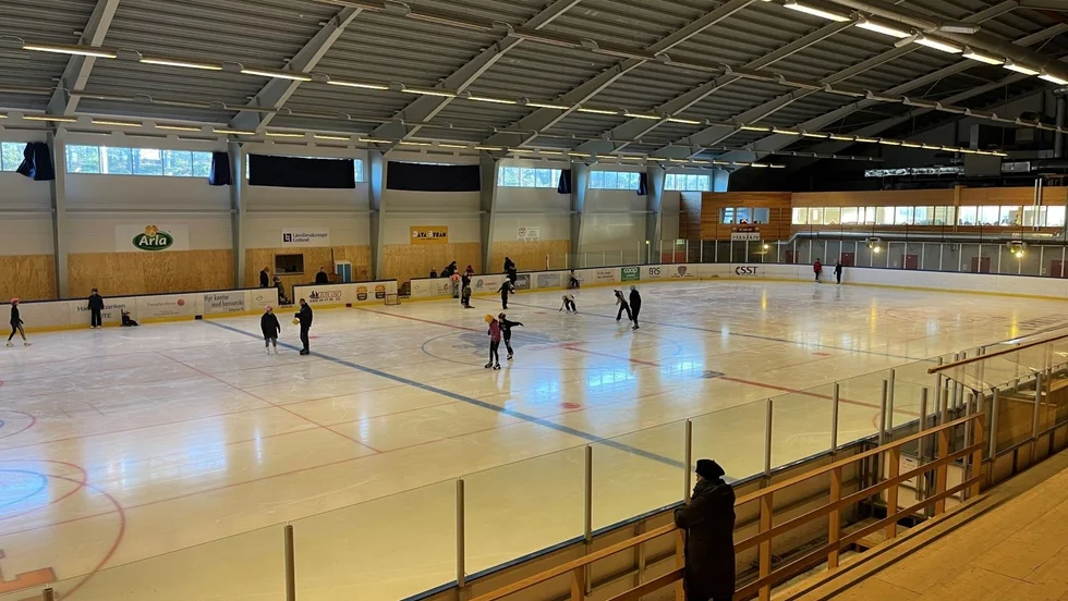 Cementa arena har haft en väldigt fin sommar med sex veckors konståkningsläger samt en vecka med IK Graips populära sommarhockeyskola.