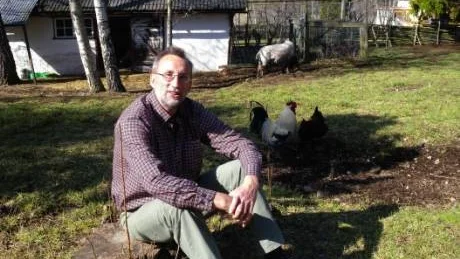På Solhöjden har Åke Rundqvist funnit ett litet paradis med djur och natur inpå knutarna.