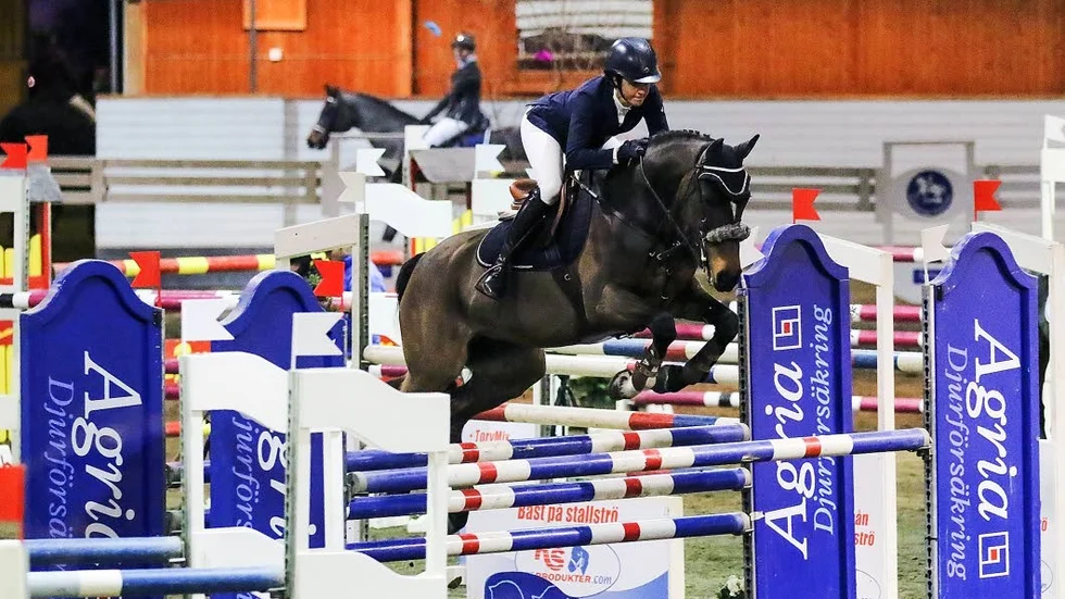 Vinnare. Sandra Bonow, som bor i Övergran men tävlar för JumpClub, visade hur en tidshoppning ska ridas på bästa sätt och vann helgens svåraste klass i god stil tillsammans med Hard To Get Of Beauty.