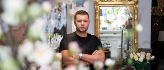 "Det sämsta med jobbet är att jag blir så kär i vissa prylar att jag inte klarar att sälja dem"