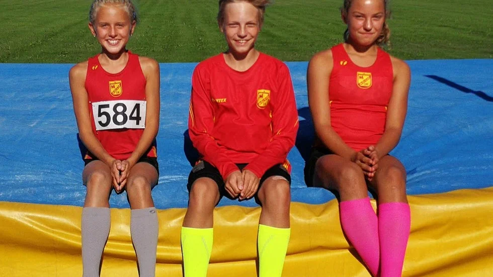 Bålsta IK:s trupp i distriktsmästerskapen i Sandviken. Hampus Gull Åhlund, Leona Widell och Evelina Lång.