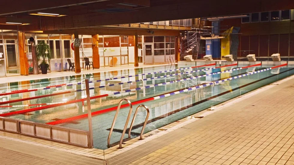 Simhallen i Enköping.