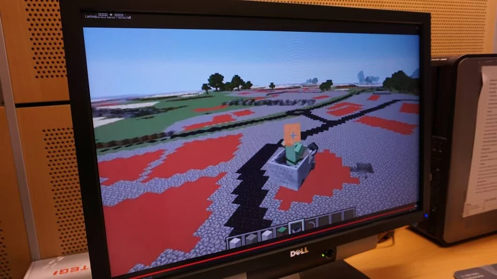 För utforskare. Nu kan man utforska och bygga om Västerviks kommun i spelet Minecraft. I spelet kan man se var kommunens tätorter ligger, se vägnät, vattendrag och höjder.