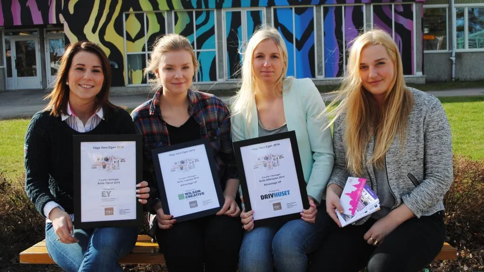 ADventage UF består av Monica Tesanovic, Hanna Wiberg, Elin Nilsson och Amanda Rosén.