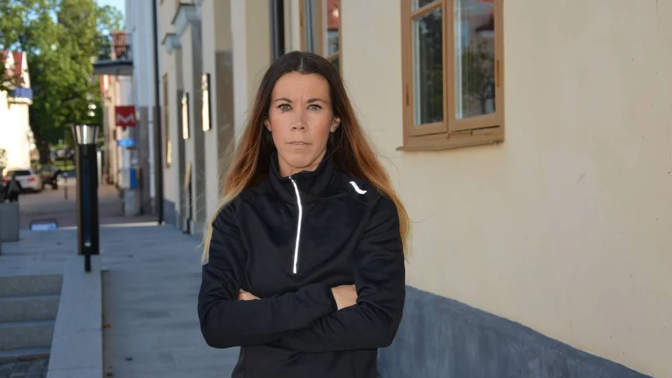Oroas av uppgift. Socialnämndspolitikern Sara Rais har fått uppgifter om att kostverksamheten på äldreboendena Rosavilla, Vapengränd, Sundsgården och Ekhamra ska in i kommunens kostförvaltning. Hon tycker att det vore synd om det lokala självbestämmandet försvann.
