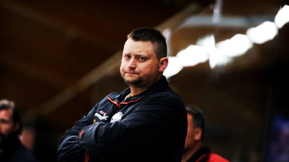 Derbydags. VIK:s tränare Mattias Karlin tror att kunna minimera misstagen blir avgörande i derbyt.