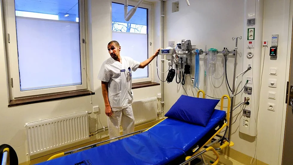 Sanerat. Majid Jelili visar det elsanerade undersökningsrummet på akuten.