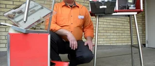 Stal automater från butiken mitt på dagen