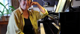 Eva Pierrou spelar på Garpedagen
