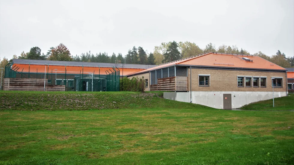 Ett av Statens institutionsstyrelses (SiS) ungdomshem ligger i Bärby, öster om Uppsala. Här placeras icke skolpliktige pojkar och unga män med psykosocial, kriminalitet och missbruk. Här behandlar man också unga sexualförövare samt tar emot ungdomar som döms till sluten ungdomsvård.