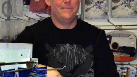 Magnus Herrström har etablerat sig på Hallströmsgatan i Västervik med sitt företag Xit Present & Data.
